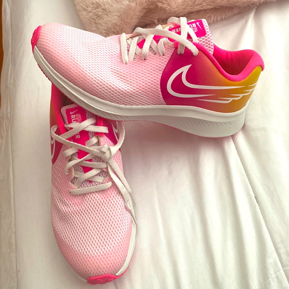 NEW Nike Sneakers Star Runner